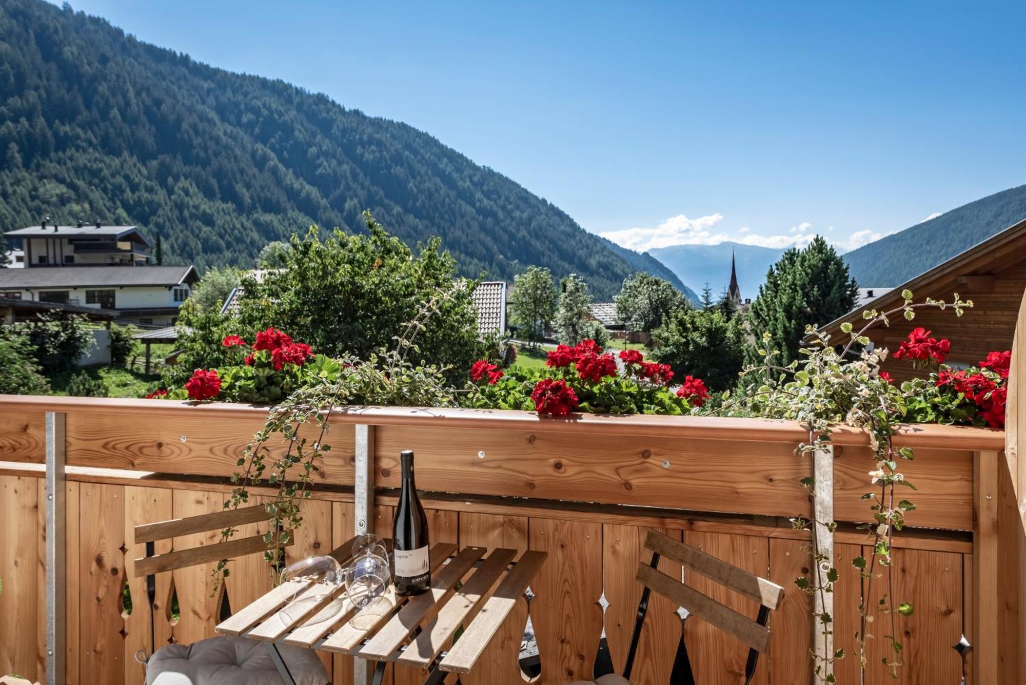 Mesnerhof Apartment Valles Exterior photo